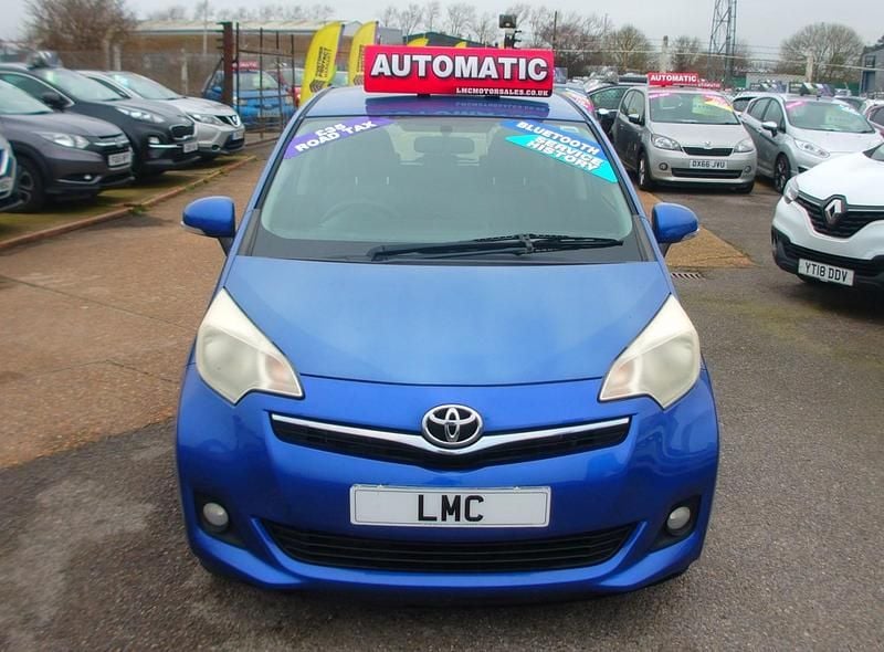 Used Toyota Verso Multidrive S 98 HP (72 kW) 2011 Blue MPV