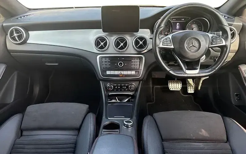 Used Mercedes CLA220 AMG line 170 HP (125 kW) 2018 White Coupe