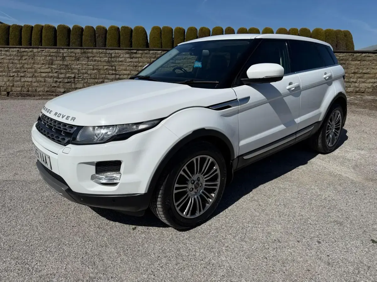 Used Land Rover Range Rover evoque Prestige 2011 White Estate