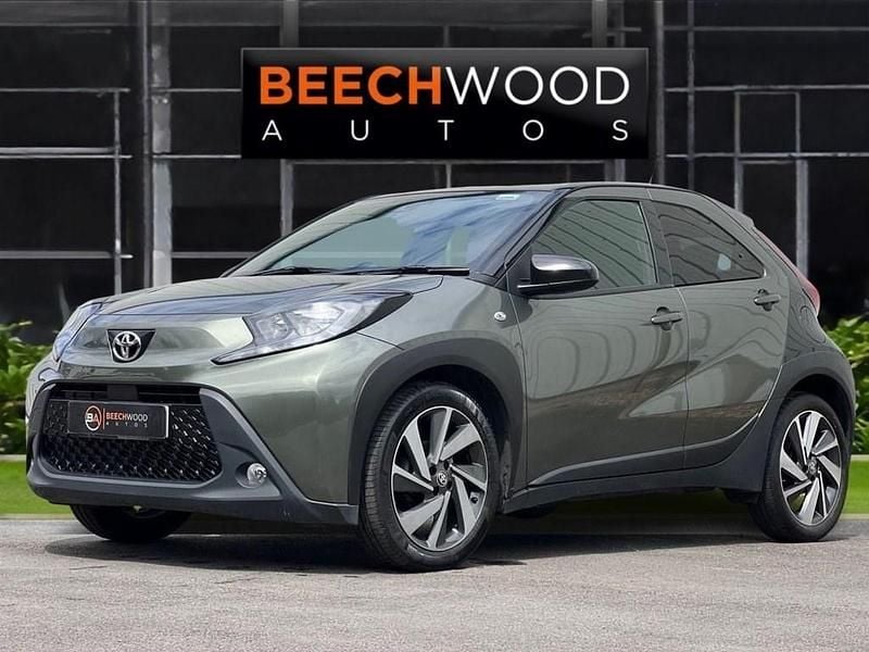 Used Toyota Aygo X 72 HP (52 kW) 2022 Green SUV