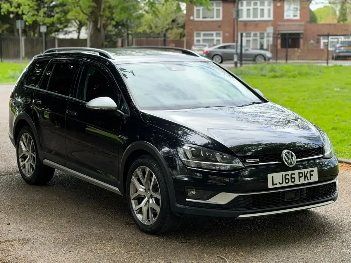 Used VW Golf VIII S 125 HP (91 kW) 2026 Black Estate