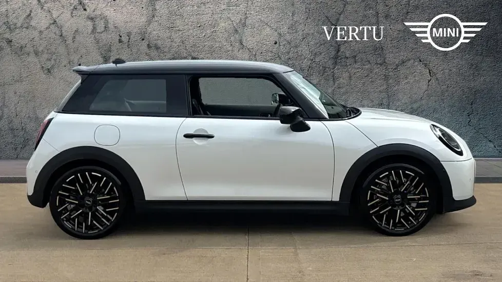 Used Mini Cooper S Hatch 201 HP (147 kW) 2024 White Hatchback