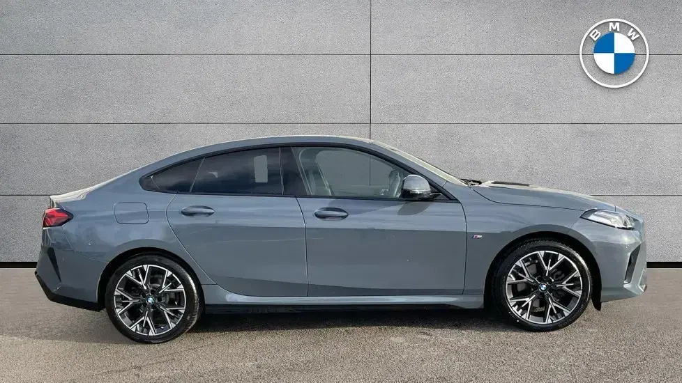 Usado BMW 220 M Sport 168 HP (123 kW) 2025 Cinzento Coupé