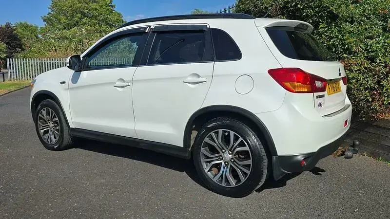 Used Mitsubishi ASX 147 HP (108 kW) 2016 White SUV