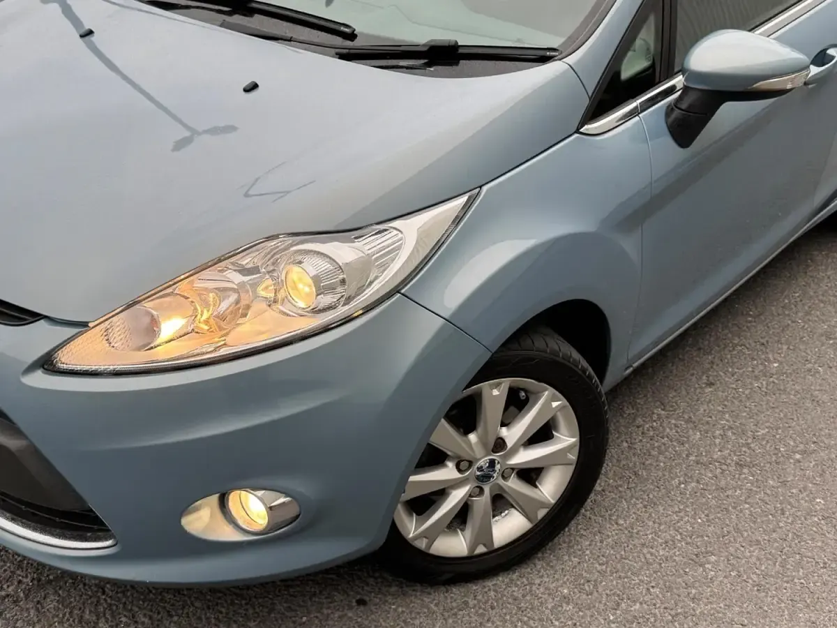 Used Ford Fiesta Zetec 67 HP (49 kW) 2009 Blue Hatchback