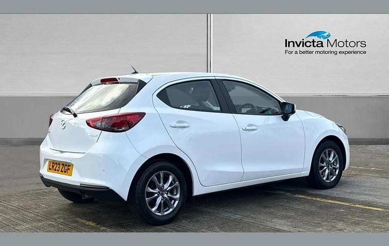 Used Mazda 2 88 HP (64 kW) 2023 White Hatchback