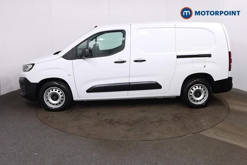 New Citroën Berlingo 100 HP (73 kW) 2026 White MPV