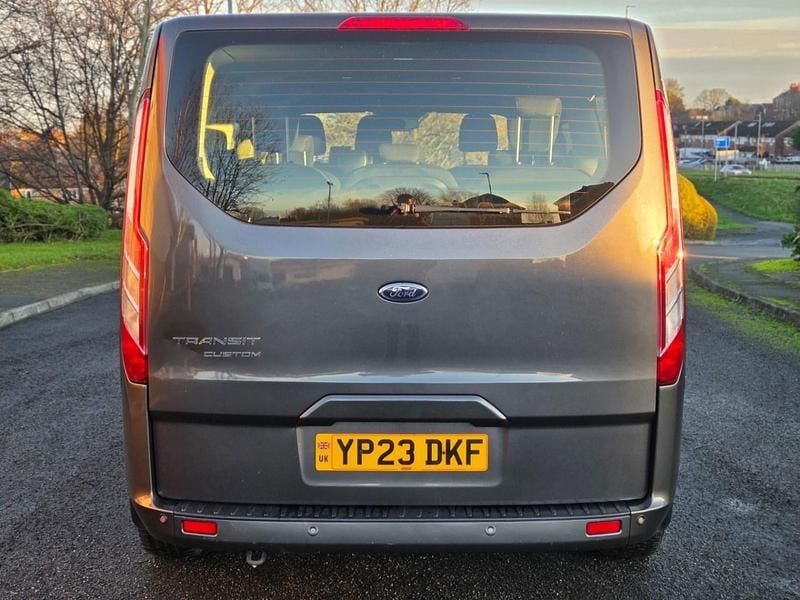 Used Ford Tourneo Titanium 130 HP (95 kW) 2023 Grey MPV