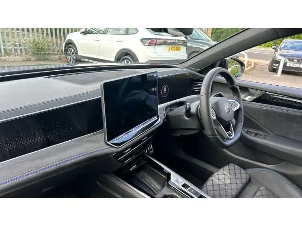 Used VW Passat 272 HP (200 kW) 2026 Estate