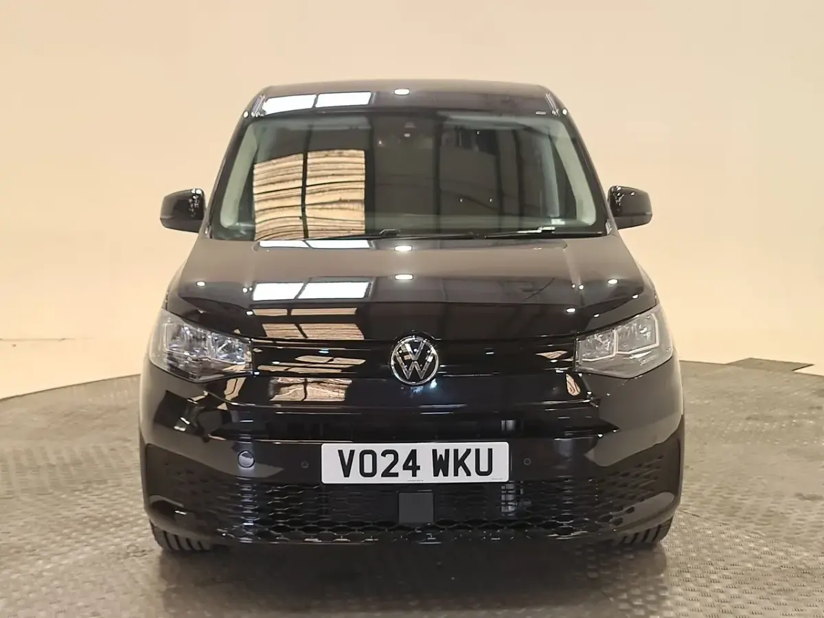 Used VW Caddy Maxi Pro 102 HP (75 kW) 2024 Black MPV