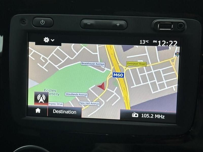 Used Renault Captur Version S 130 HP (95 kW) 2019 White SUV