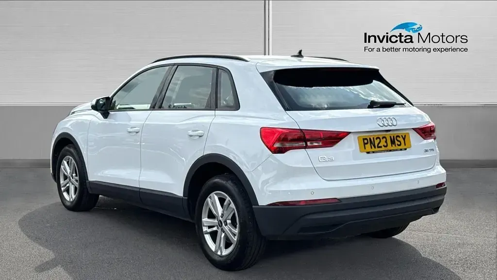 Used Audi Q3 Comfort 150 HP (110 kW) 2023 Glacier white metallic SUV