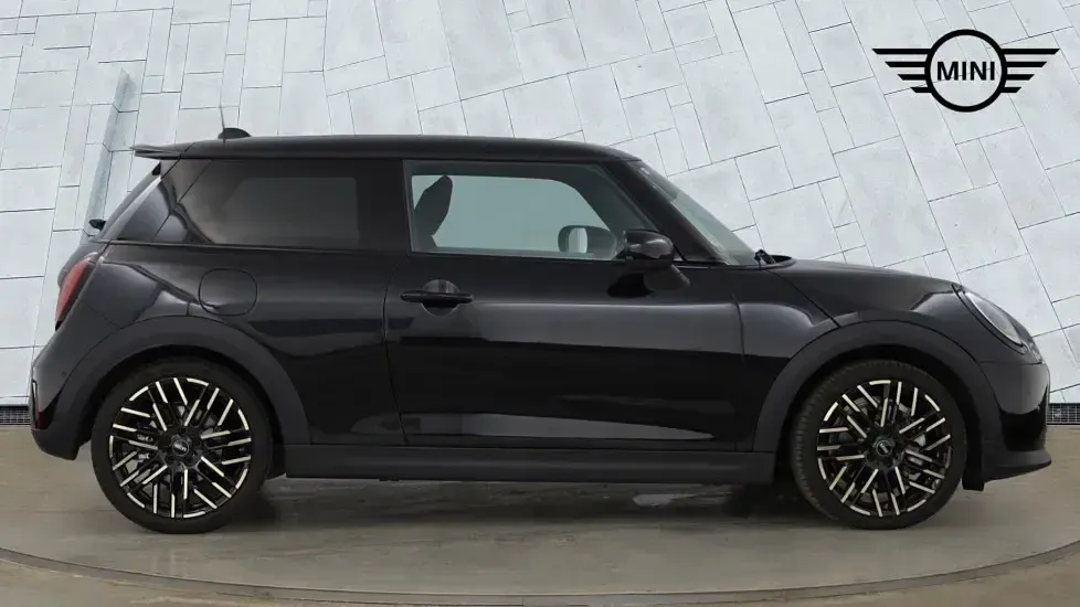 Used Mini Cooper S Hatch 201 HP (147 kW) 2025 Black Hatchback