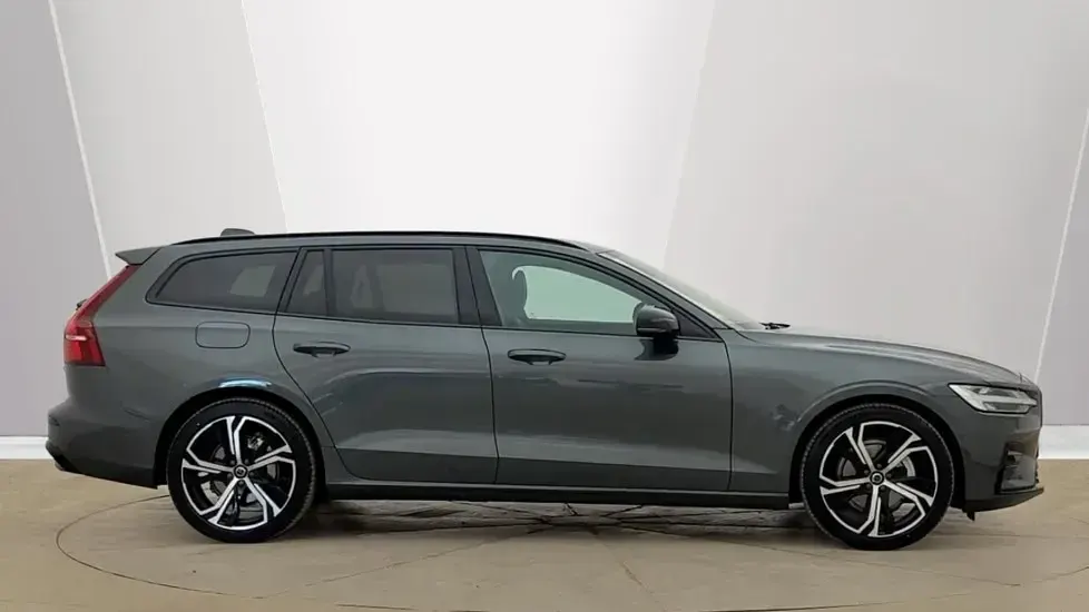 New Volvo V60 Ultra 197 HP (144 kW) 2025 Forest lake Estate