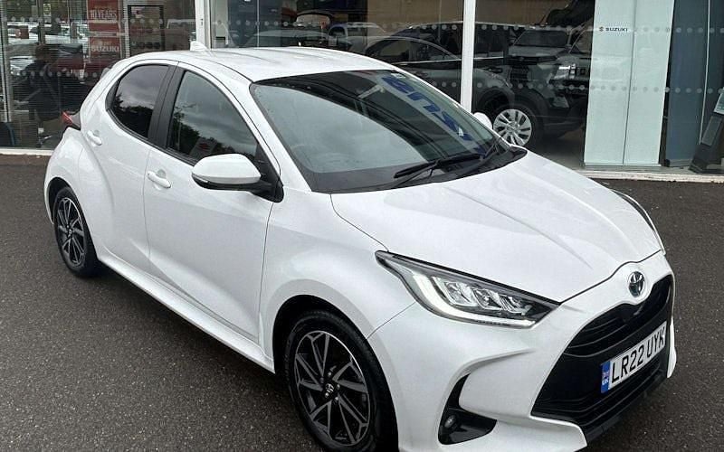 Used 2025 Toyota Yaris Hybrid Design Hatchback | £14,499 (Super price) - Image 1/3