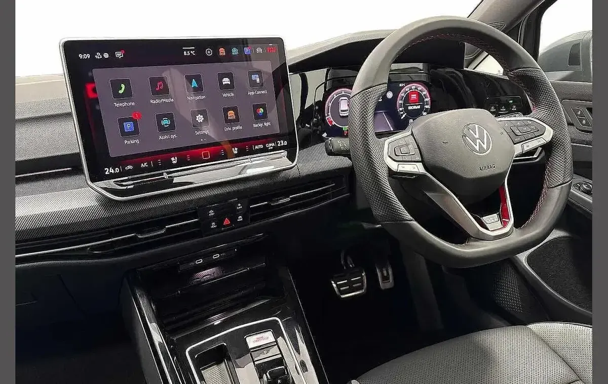 Second-hand VW Golf VIII GTI 265 CP (194 kW) 2026 Gri Hatchback