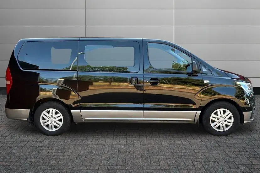 Used Hyundai I800 SE 168 HP (123 kW) 2019 Timeless black MPV