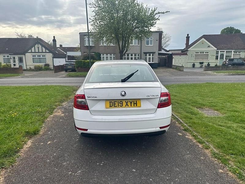Used Skoda Octavia SE Technology 150 HP (110 kW) 2019 White Hatchback