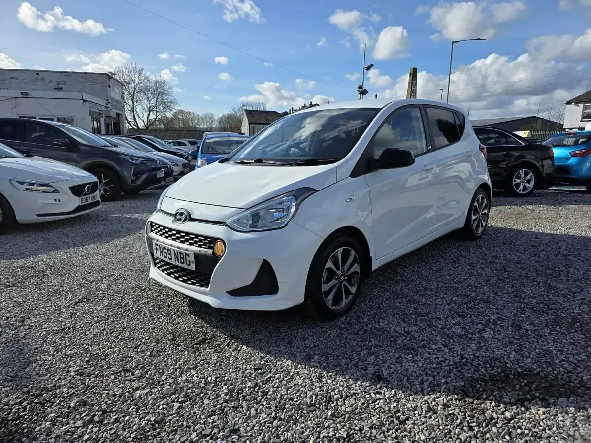 Used Hyundai i10 2019 White Hatchback