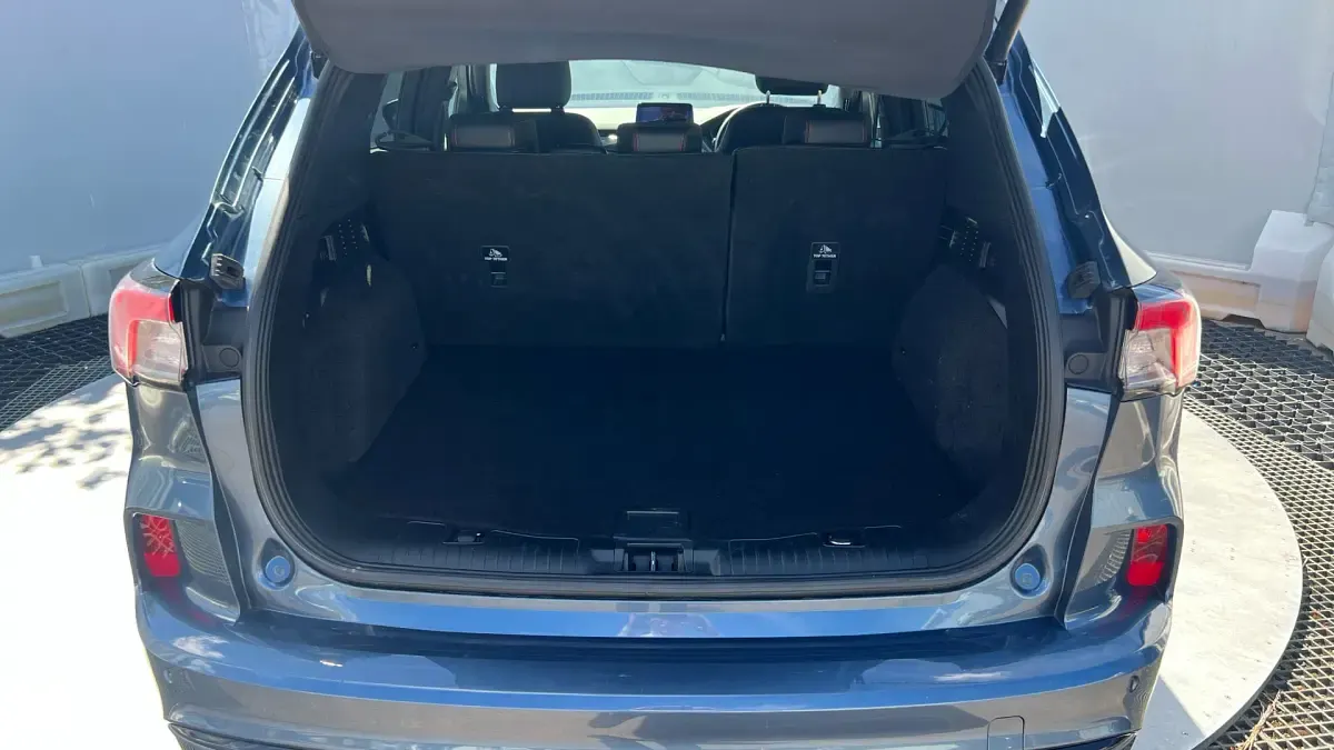 Used Ford Kuga ST-Line X 190 HP (139 kW) 2024 Blue SUV