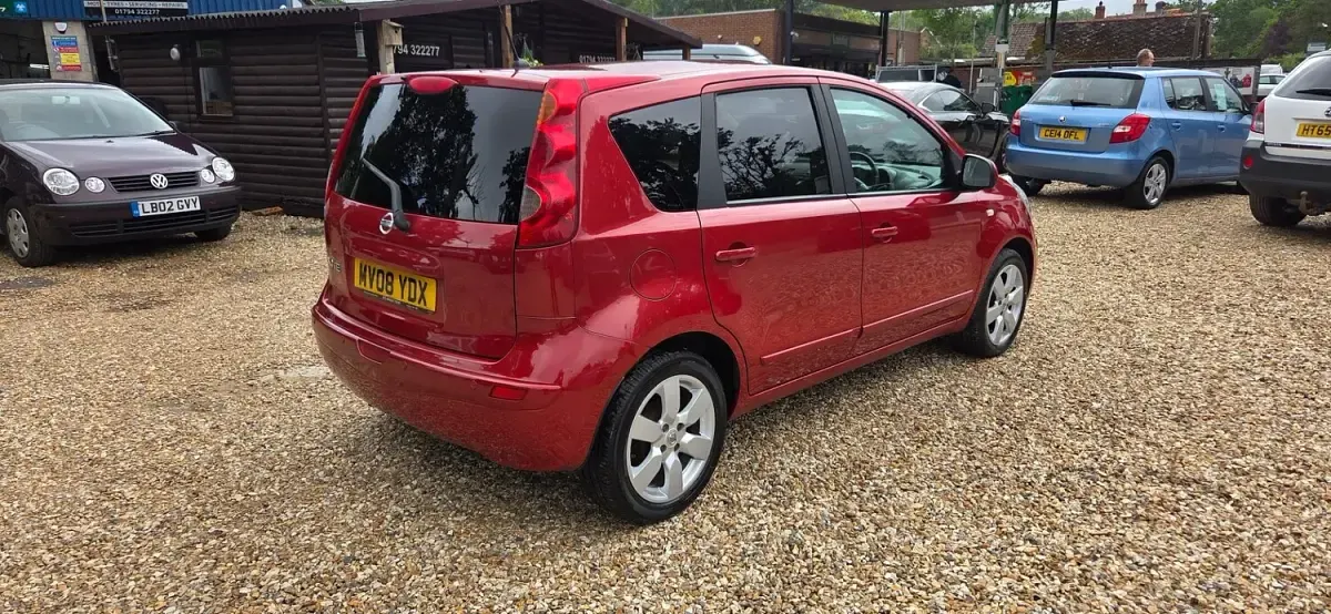 Used Nissan Note Tekna 110 HP (80 kW) 2008 Red Hatchback