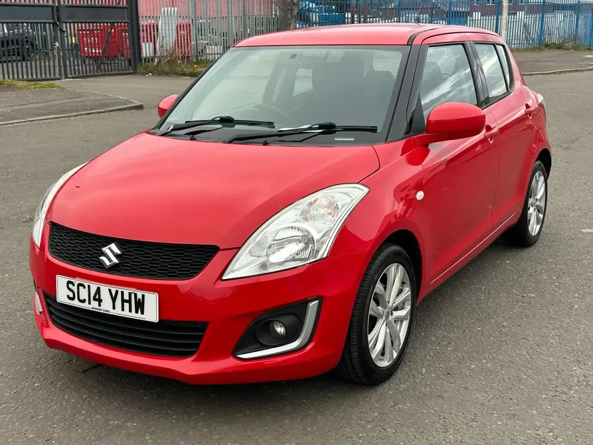 Używany Suzuki Swift SZ3 2014 Czerwony Hatchback