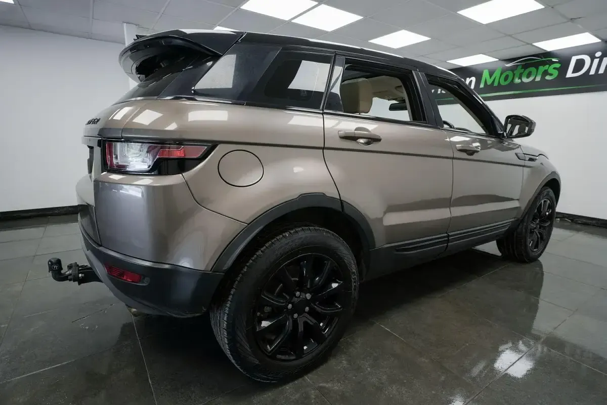 Used Land Rover Range Rover evoque SE 2016 Brown Estate