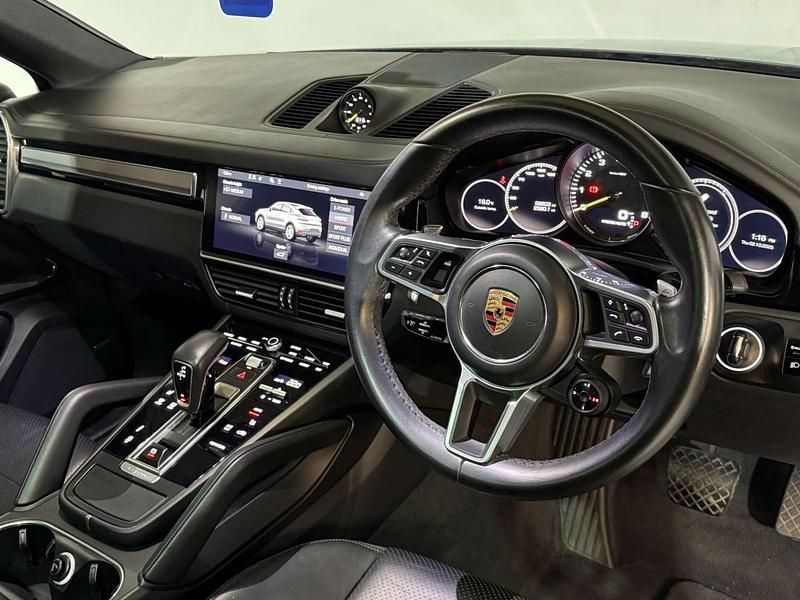 Used Porsche Cayenne 462 HP (339 kW) 2020 Blue SUV