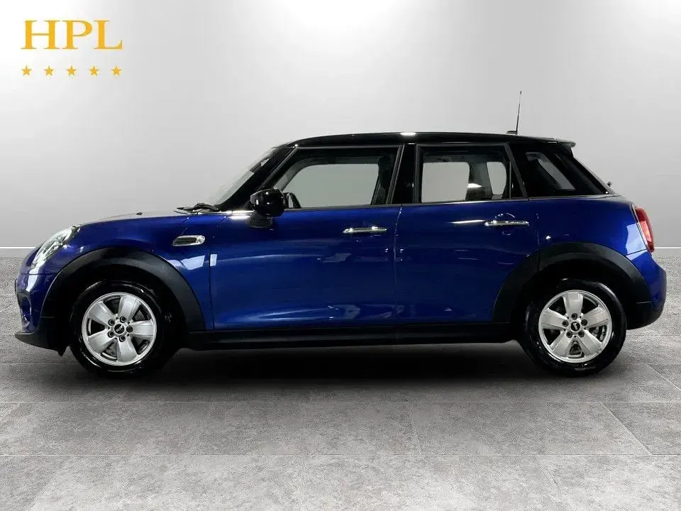 Używany Mini Cooper Classic 136 KM (100 kW) 2020 Niebieski Hatchback