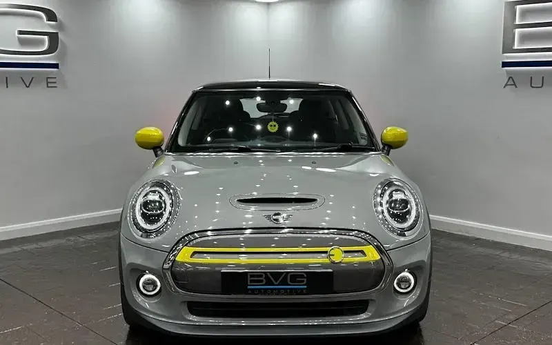 Used Mini Cooper Level 1 135 kW (184 HP) 2020 Hatchback