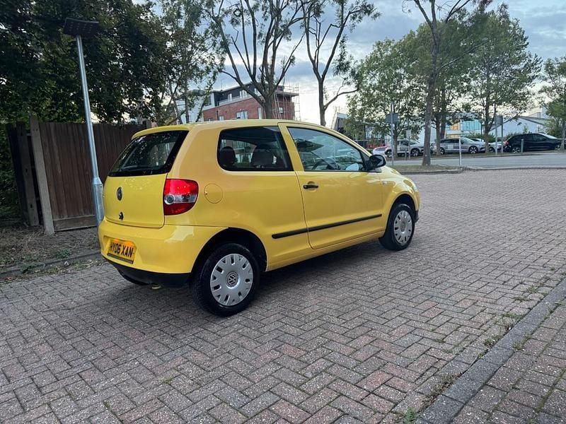 Used VW Fox 55 HP (40 kW) 2006 Yellow Hatchback