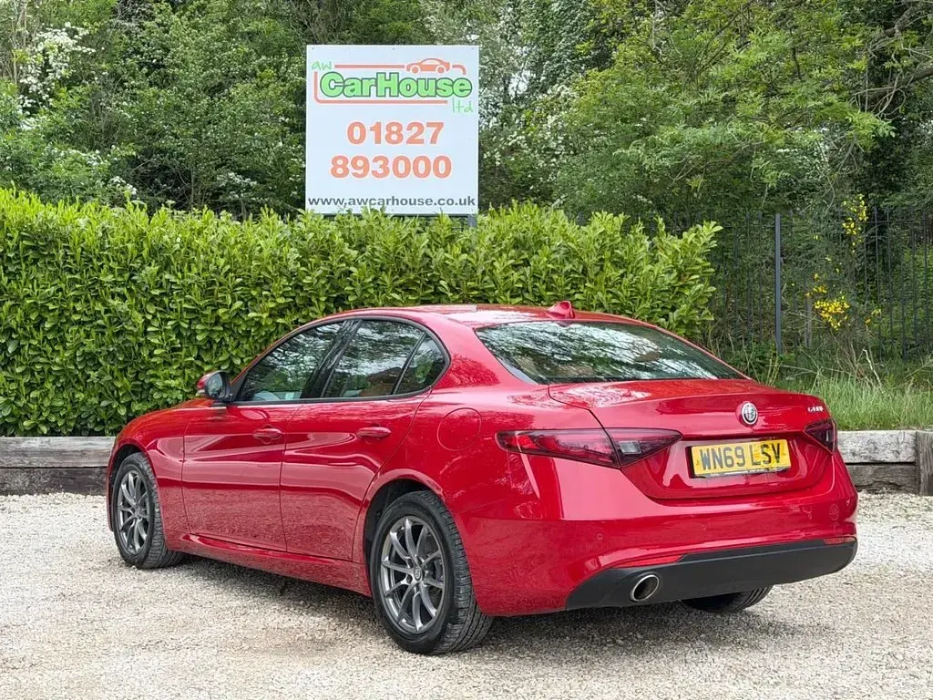 Used Alfa Romeo Giulia Saloon Super 200 HP (147 kW) 2019 Red Sedan