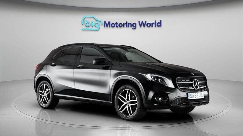 Used Mercedes GLA180 Urban 122 HP (89 kW) 2019 Black SUV