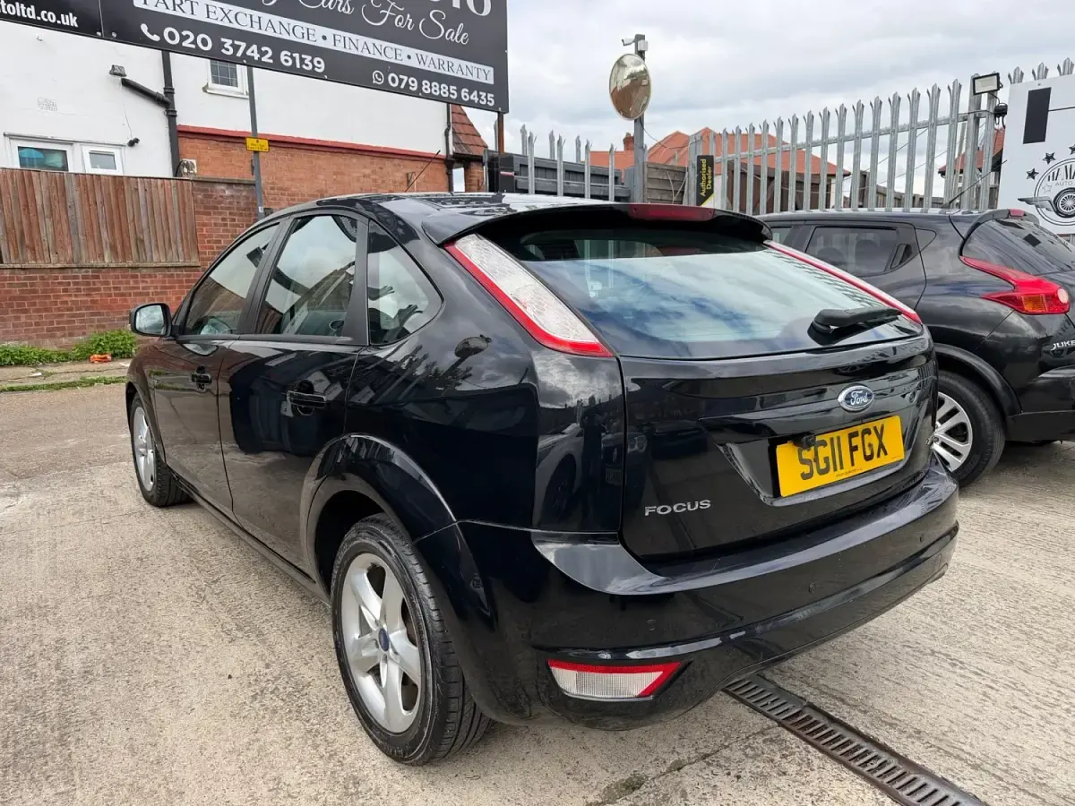 Używany Ford Focus Zetec 2011 Czarny Hatchback