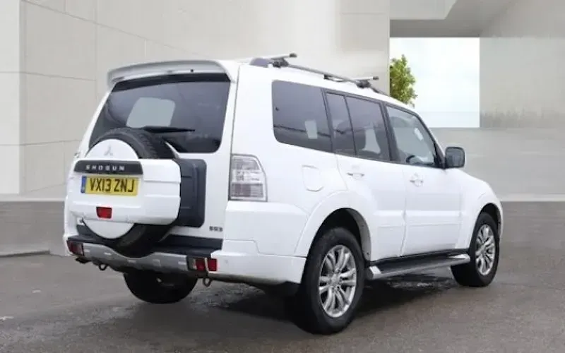 Used Mitsubishi Shogun 200 HP (147 kW) 2013 White SUV