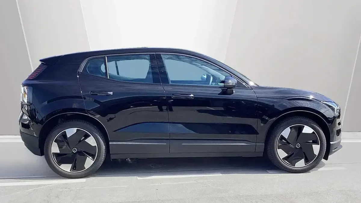 New Volvo EX30 Performance 314 kW (428 HP) 2025 Black SUV
