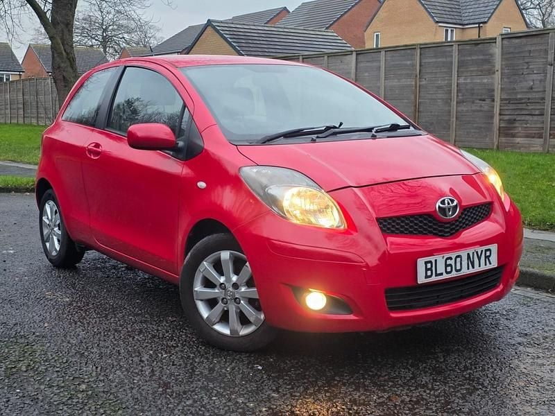 Used Toyota Yaris 2011 Red Hatchback