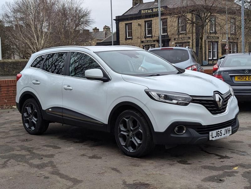 White Used 2015 Renault Kadjar Dynamique SUV | £8,795 (Expensive) - Image 1/4