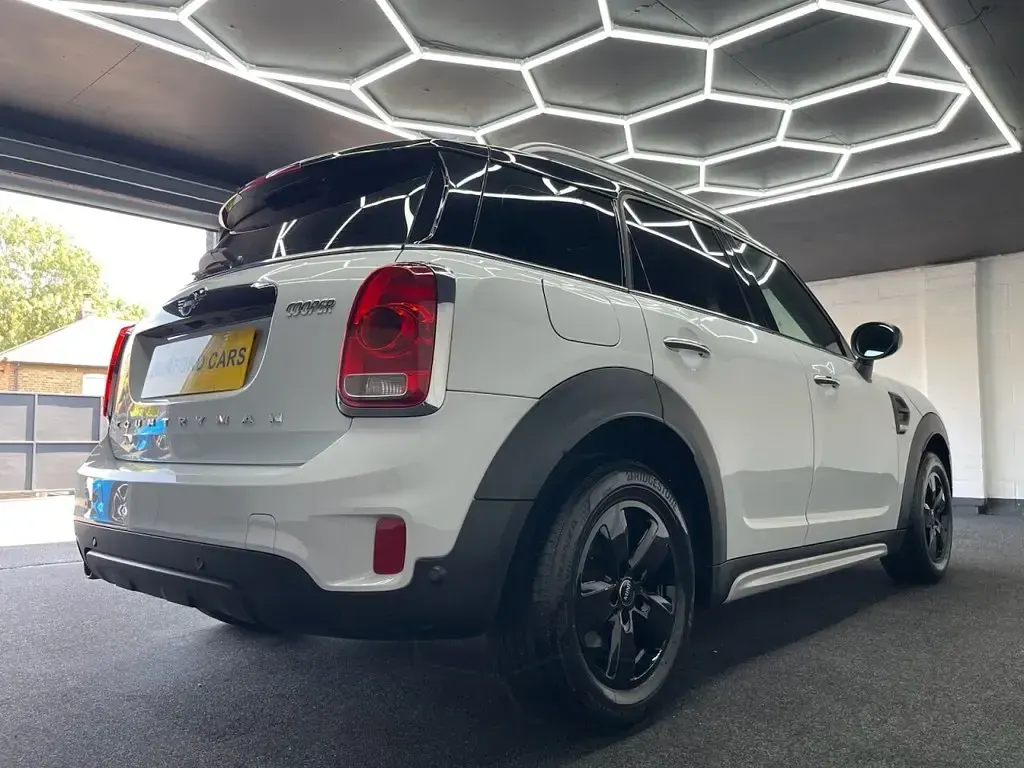 Used Mini Cooper Countryman Classic 136 HP (100 kW) 2020 White SUV