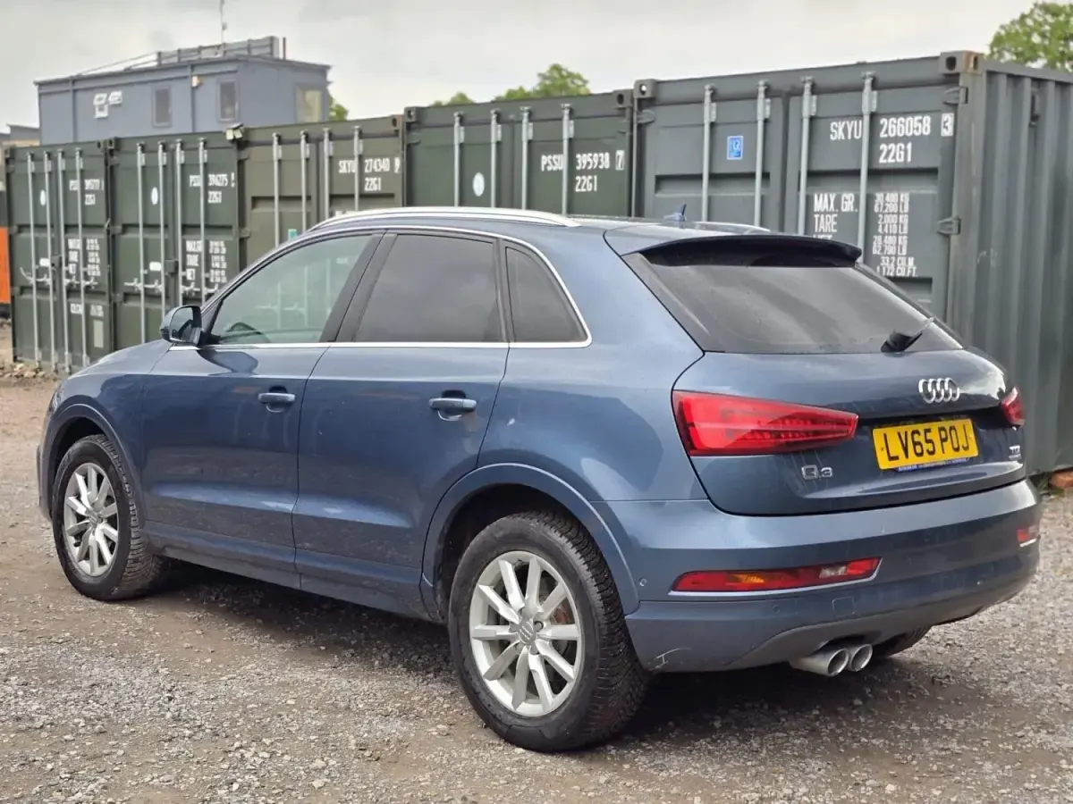 Usado Audi Q3 Design 184 HP (135 kW) 2015 Azul SUV