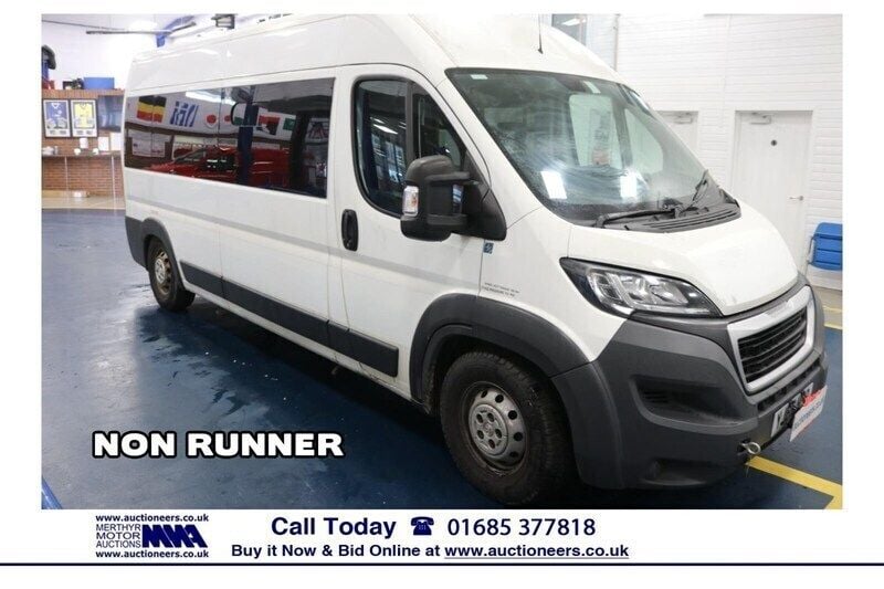 Used Peugeot Boxer 130 HP (95 kW) 2015 White Van