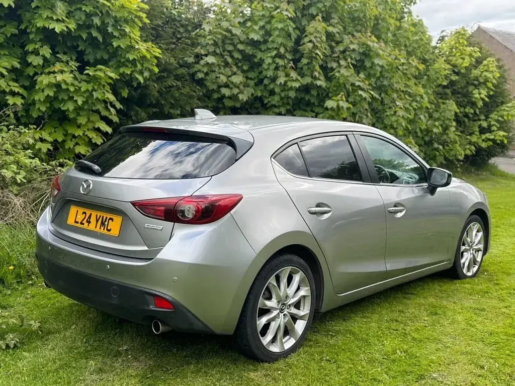 Used Mazda 3 Inclusive 165 HP (121 kW) 2015 Silver Hatchback