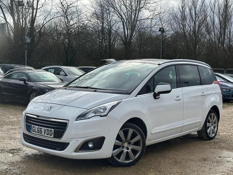Used Peugeot 5008 Allure 120 HP (88 kW) 2016 White MPV