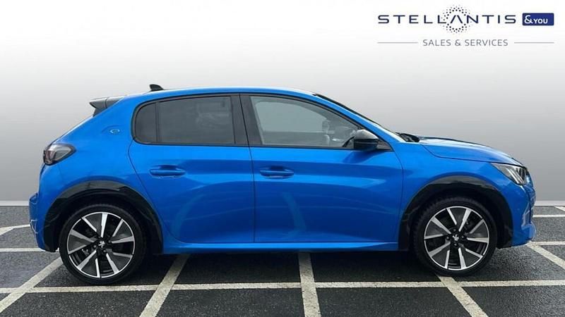 Used Peugeot e-208 GT 98 kW (134 HP) 2022 Blue Hatchback