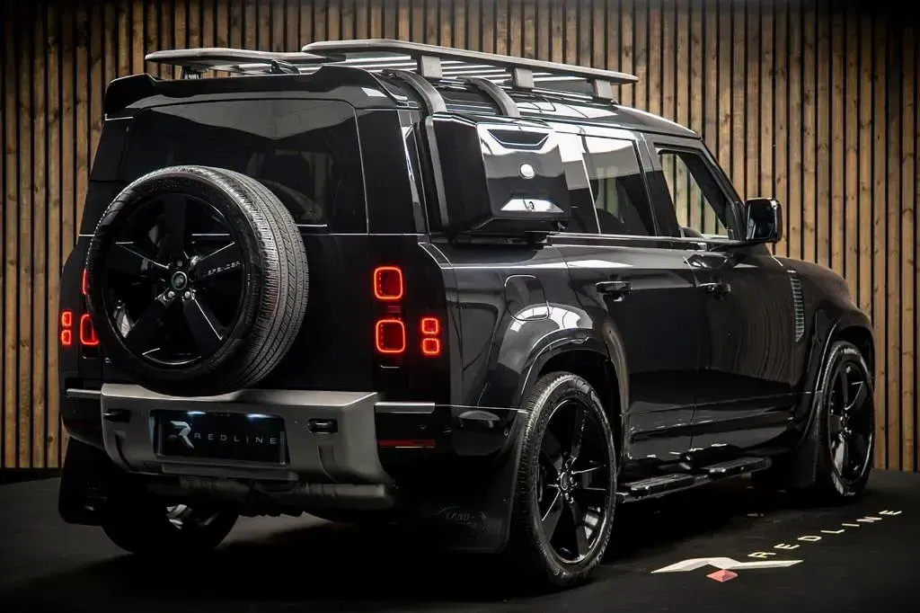 Used Land Rover Defender SE Dynamic 2023 Black SUV