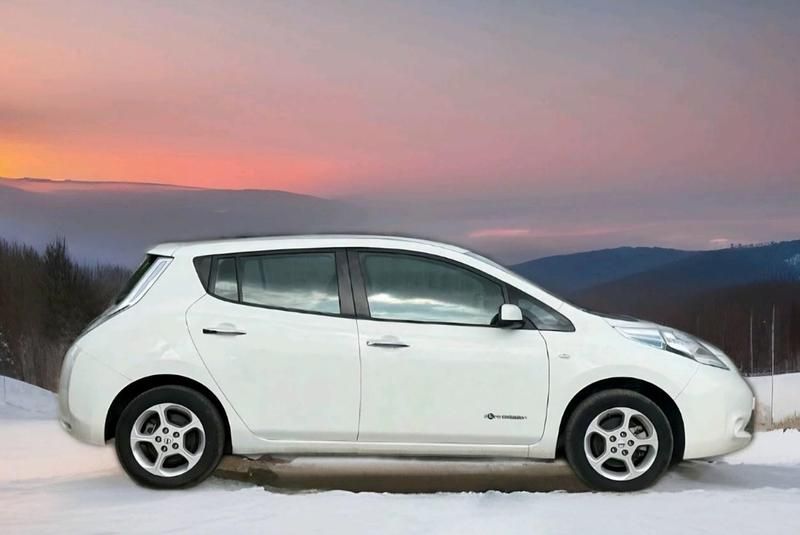 Used Nissan Leaf Tekna 80 kW (109 HP) 2016 White Hatchback