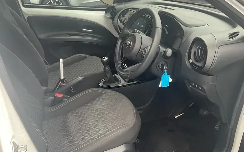 Used Toyota Aygo X 72 HP (52 kW) 2024 White SUV
