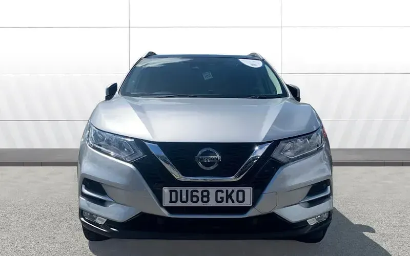 Used Nissan Qashqai N-Connecta 116 HP (85 kW) 2018 Silver SUV