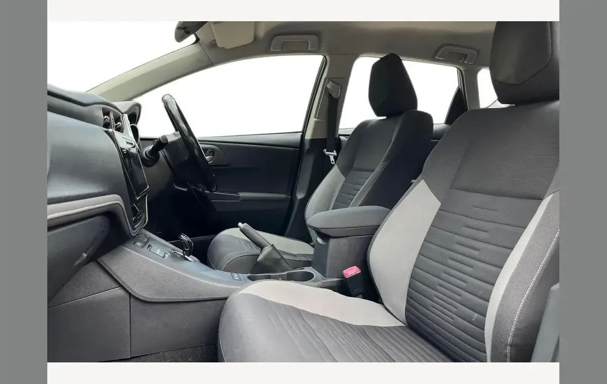Used Toyota Auris Hybrid Business Edition 136 HP (100 kW) 2016 Grey Hatchback