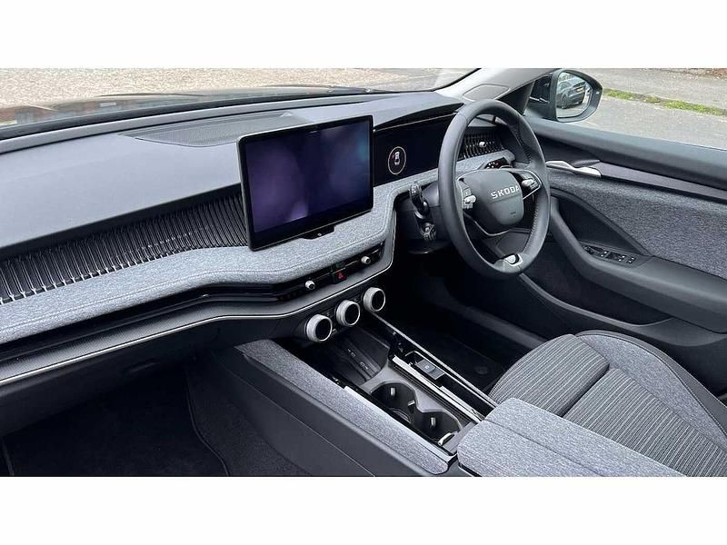 Used Skoda Superb SE Technology 150 HP (110 kW) 2025 Midnight black metallic Hatchback